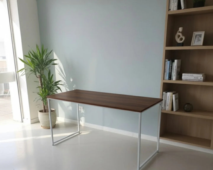 مكتب مودرن خشب بني وقاعده حديد قوية 